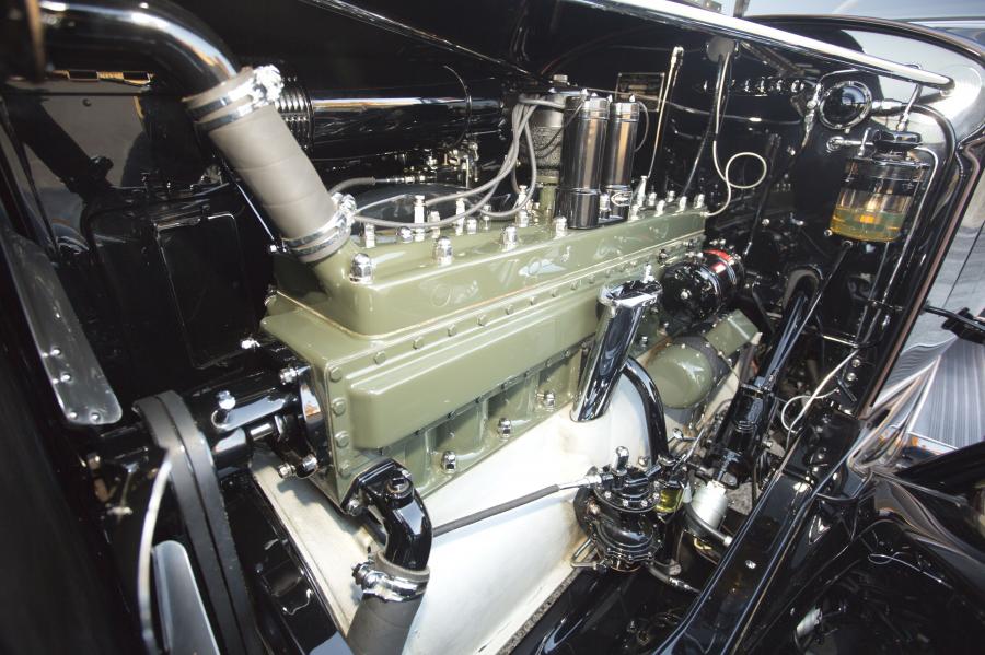  Packard Super 8 Convertible Victoria 1933 года  (фото 14 из 16)
